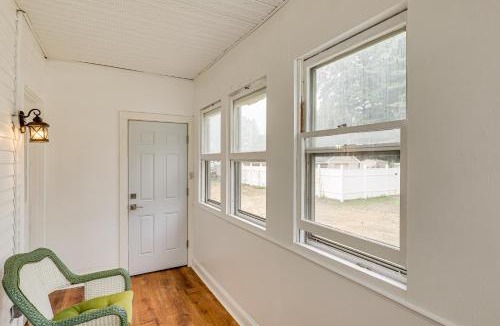 Manchester Apartment | BBQ Ready: Historic Apt 3 Mi to Dtwn Manchester