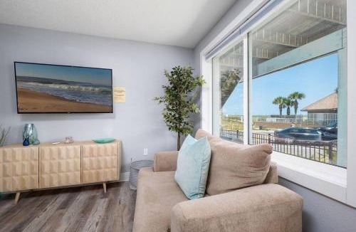 Jacksonville Beach Apartment | Be A Nomad - 4 Unit Oceanfront Building - Sleeps 26 - Jacksonville Beach