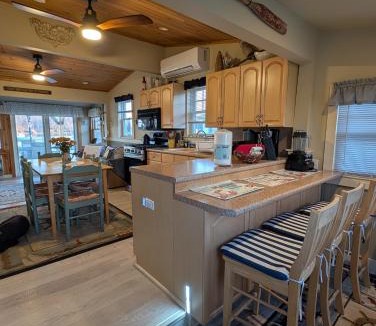 Camp Ellis House | Beach Cottage
