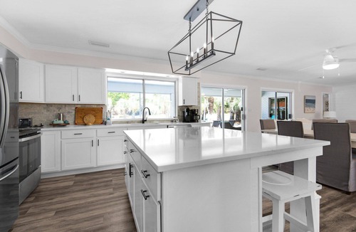 Gulf Pines House | BEACH THERAPY: Game On! Cornhole, Table Tennis & Poolside Bar with Private Beach!