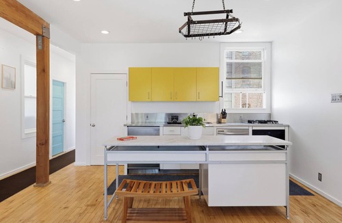South of Market House | Beautiful 2-bedroom townhome in the heart of San Francisco in sunny South Beach.