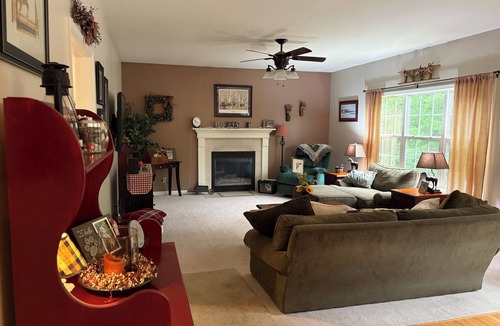 Saratoga Springs House | Beautiful 4 bedroom house perfect for Track/Ballet/Fall Getaway/Parent Weekends