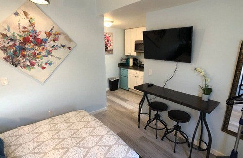 East San Mateo Apartment | Beautiful centralized home away from home