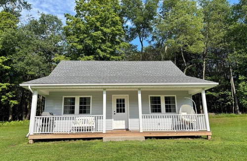 Ferndale Cottage | Beautiful Cottage in Sullivan County Catskills. 2 Bedrooms, 2 Baths, Heat & AC