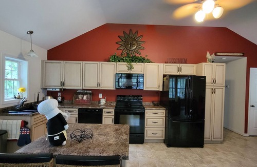 Zena House | Beautiful cottage with HOT TUB in Kingston/Woodstock Catskills, Hudson Valley