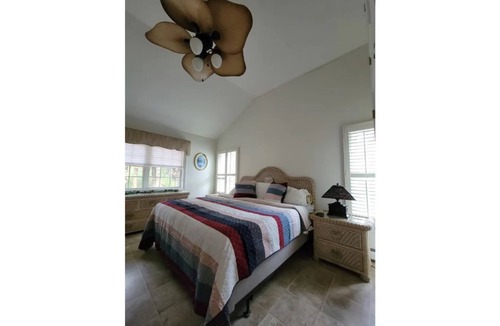 Zena House | Beautiful cottage with HOT TUB in Kingston/Woodstock Catskills, Hudson Valley