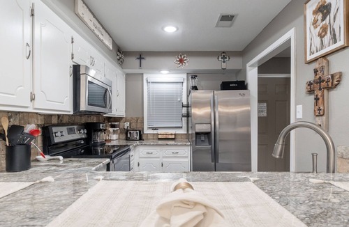 Mount Ida Condo | Beautiful Mountain Harbor Lake Ouachita Condo Remodel 2023 Dining Fishing Spa