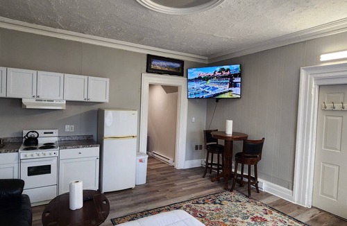 Seward Place Apartment | Beautiful one bedroom apartment located in the most peaceful area of Schenectady