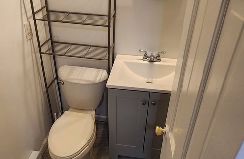 Seward Place Apartment | Beautiful one bedroom apartment located in the most peaceful area of Schenectady