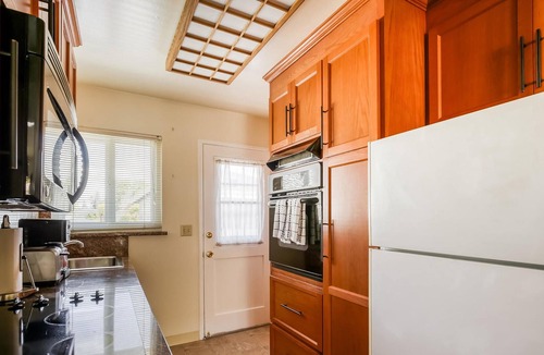 West San Jose Apartment | Beautiful, Pet-Friendly 2BR in San Jose + Parking