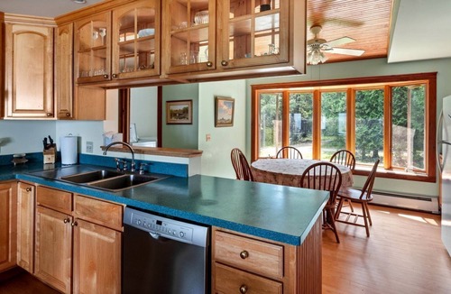 Shelburne Cottage | Beautiful Secluded Cottage with Fireplace and Amazing Views in Charlotte, Vermont