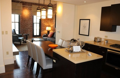 Russian Hill Condo | Beautiful Two Bedroom Two Bathroom Condo. Fisherman’s Wharf Ghirardelli Square