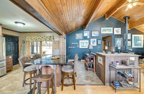 Fort Edward House | Beautiful & Unique Farmhouse 15 Mi to Saratoga