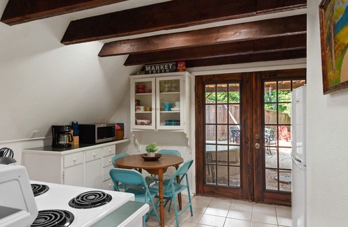 Beaver Shores House | Beaver Lake Summer Getaway +Hot Tub+Pool+Fenced