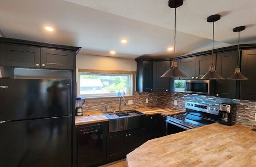 Verona Beach Bed & Breakfast | Bed & Breakfast , sleeps 8, 4 bed/4 bath boasting water views from all rooms