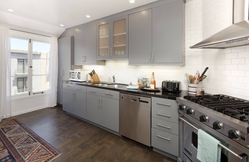 Marina District House | Big & Bright Golden Gate flat, half block to water, walkable to SF fun