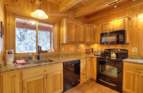 Rangeley House | Birches - Beautiful log home on peaceful Loon Lake