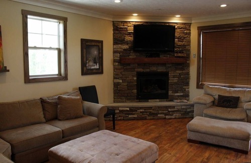 Edray House | Black Bear Crossing #31 Bring the WHOLE family - 7 bedrooms = room for all! by RedAwning