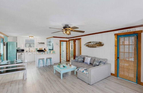 Hampton Cottage | Blue Chill Cottage: Classic New England Charm - Walk to Hampton Beach - Private Yard