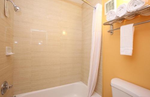 South Glens Falls Hotel | BLUE SKY INN Glens Falls-Saratoga-Lake George