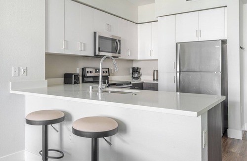 Centerville Apartment | Blueground | Centerville, pool, nr Quarry Lakes