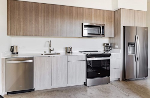 Alameda Apartment | Blueground | West Alameda, balcony, nr Alameda Beach