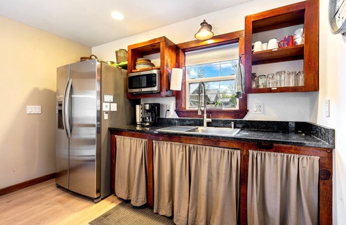 Belgrade Cottage | Boat launch and Trailer parking, Dog Friendly, Lake Great Pond