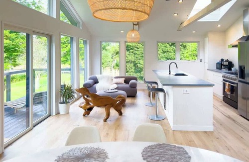 Accord House | BoHo Scandi Farm Retreat, Fireplace, Dogs Welcome