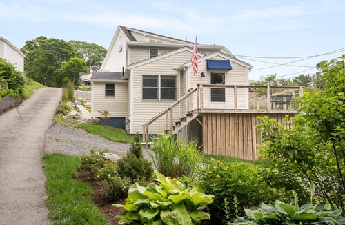 Boothbay Harbor Cottage | Boothbay Harbor Cottage Overlooking Mill Cove