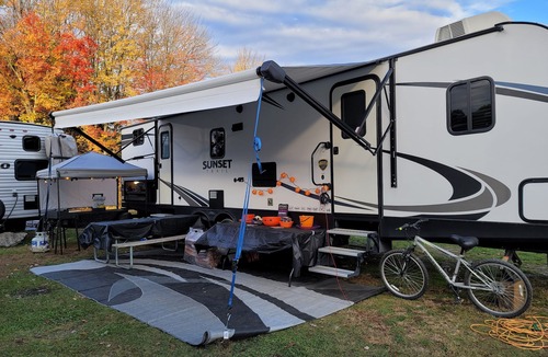 Hughsonville House | Bougie Bessie - Delivered to you!