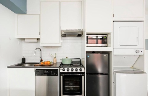 Virginia Highland Apartment | Boutique Studio | Walk to Ponce City Market