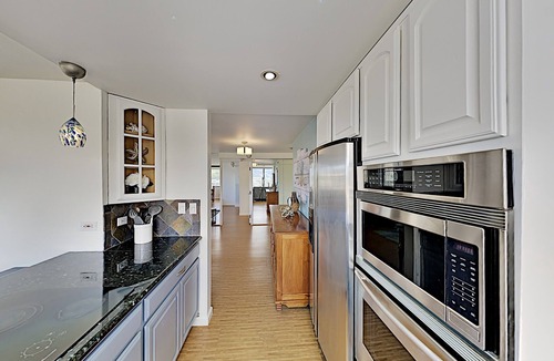McCully - Moiliili Condo | Breathtaking Hawaiian Monarch 2-Bedroom Penthouse
