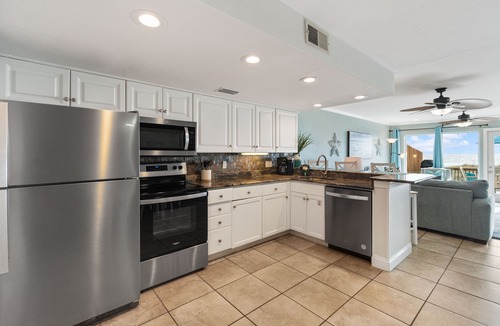 Navarre Beach House | Breezeway-Gulf Front Home Sleeps 9