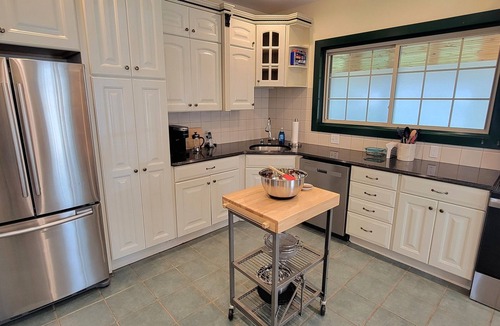 Narrowsburg Apartment | Bright and modern apartment in town. Close to it all!