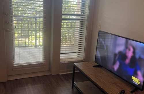 Westside Apartment | Bright apartment with AC in Downtown Atlanta Neighborhood Free Parking