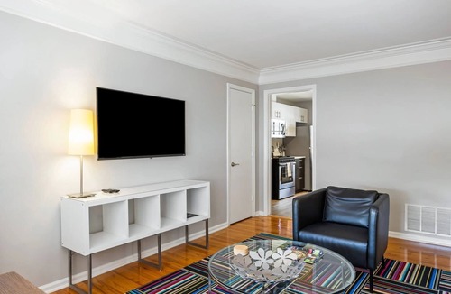 Brookwood Apartment | Brookwood Courtyard by BCA Furnished Apartments Bcc2b 09 I