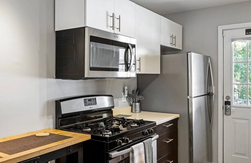 Brookwood Apartment | Brookwood Courtyard by BCA Furnished Apartments Bcc1b 06 F