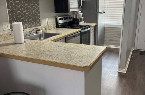 Bryant Apartment | Bryant #B - 2 Bedroom/1 Bath Apartment