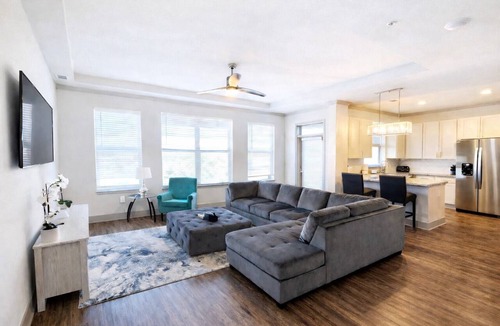 Lindbergh Apartment | Buckhead Quarters - Spacious with Private Balcony