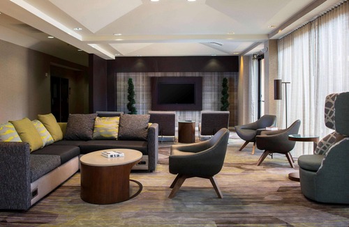 Norcross Hotel | Budget-Friendly Stay in Norcross! 3 Family-friendly Units, Free Parking, Pool