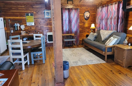 Jasper Cabin | Buffalo Trails Cabin, just a short drive to the Buffalo National River