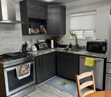Clawson Apartment | Bumblebee House