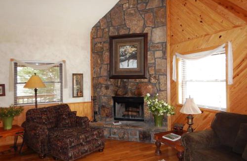 Mount Ida House | C12 - Luxury, loft, log-sided two bedroom Harbor North cottage on Lake Ouachita