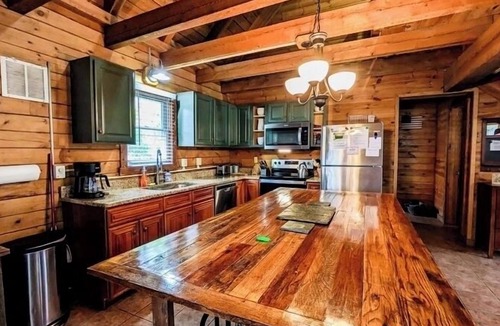 Benton Cabin | Cabin in the Woods - Near Ricketts Glen - With Many Modern Amenities