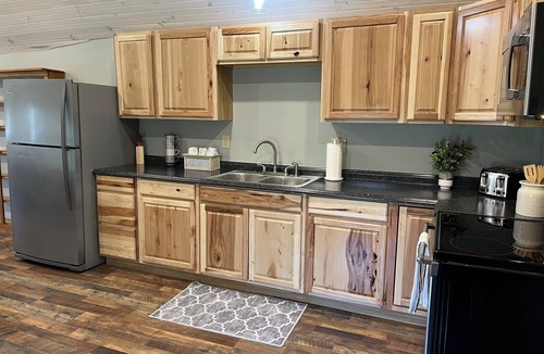 Oneonta Apartment | Calla Lily #2 - Oneonta Apartment close to downtown - 1 of 2 units