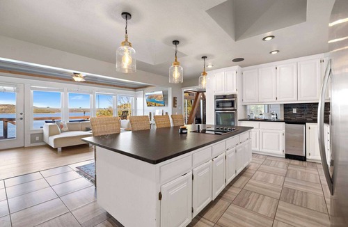 Rogers House | Camel Rock-ON Beaver Lake-Sweeping Views-Sleeps 14