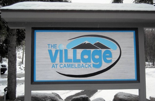 Village at Camelback House | CamelBeachWaterPark 3 Level Condo Deck Gas Grill AirConditioned SmartTV nPool