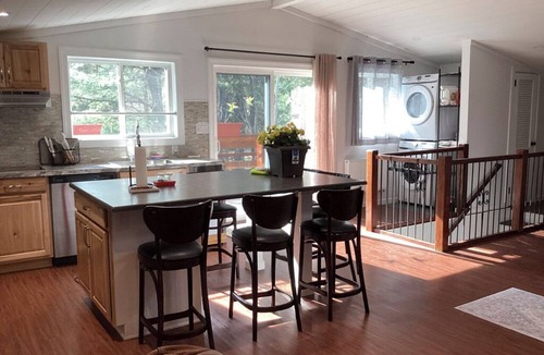 Wilmington Apartment | Camp Lily, Whiteface-Vacation, Modern Apartment, Perfect 2 bedroom with AC