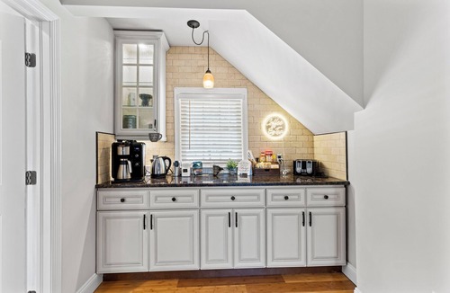 Lower Township Villa | Cape May Reserve: 5BR/5.5BA Ensuites, Private Cottage, Dog Friendly,Pool in June