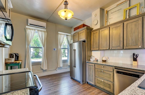 Cave Springs Apartment | Cave Springs Home ~ 16 Mi to Razorback Stadium!
